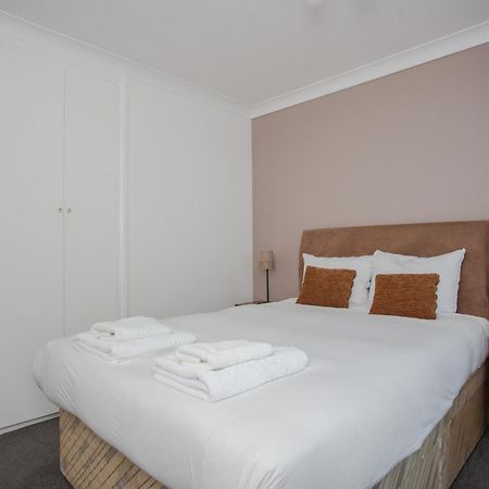 1 Bedroom Apartment On The Riverbank Near St Paul'S Londra Esterno foto